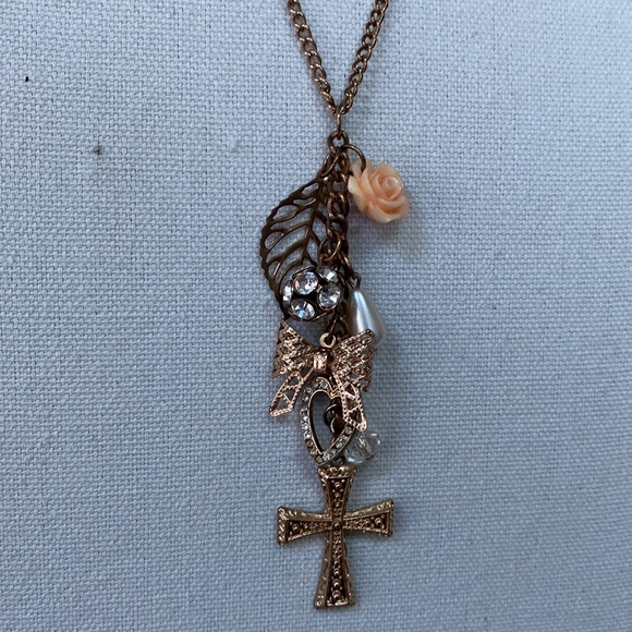 Long older charm style necklace with clusters of dangles - Picture 3 of 5